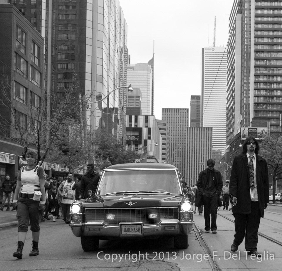 WayneLeadingZombieWalk2013